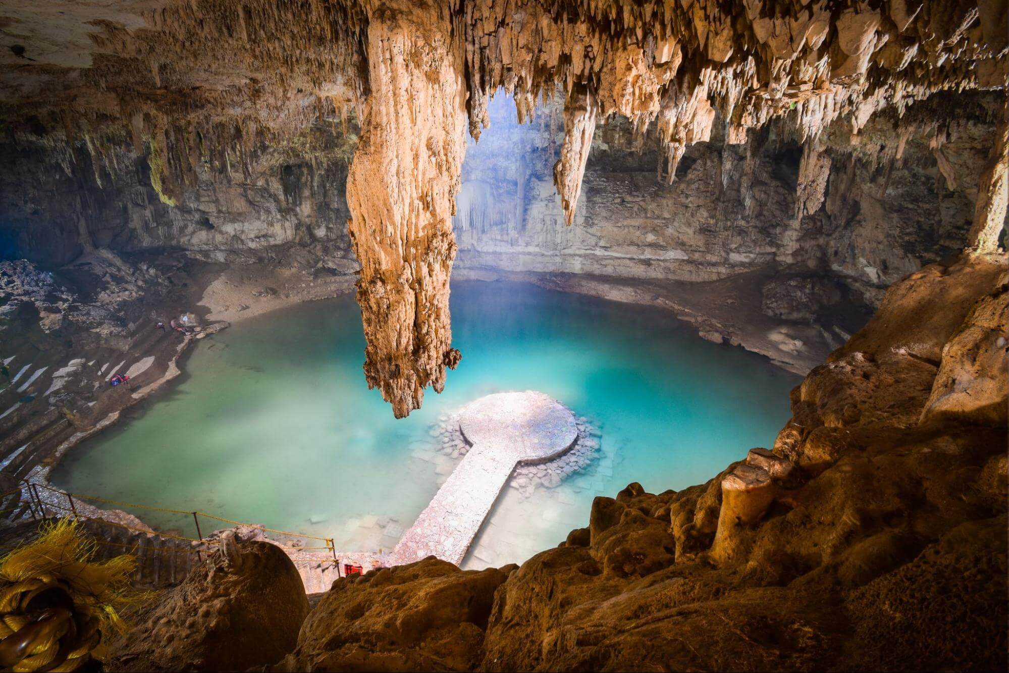 cenote v Mexiku